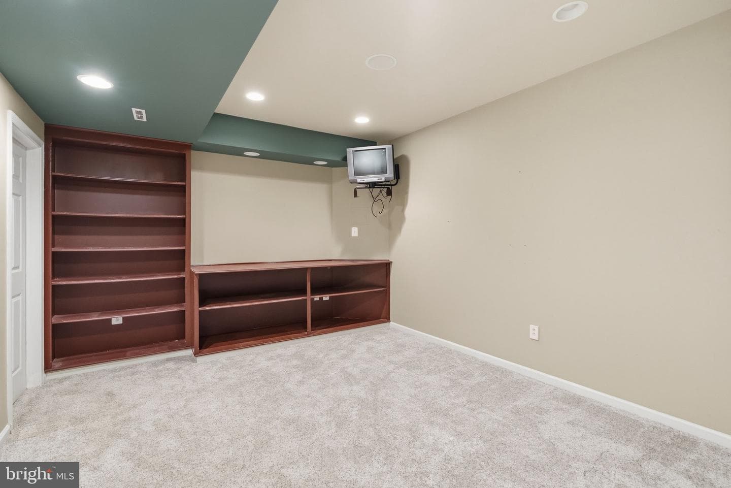 2111 Peregrine Circle photo 53