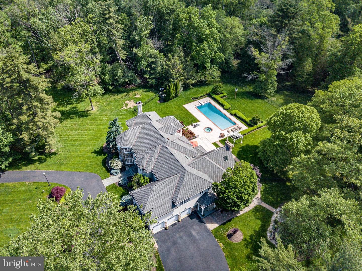1049 Mckean Road photo 5