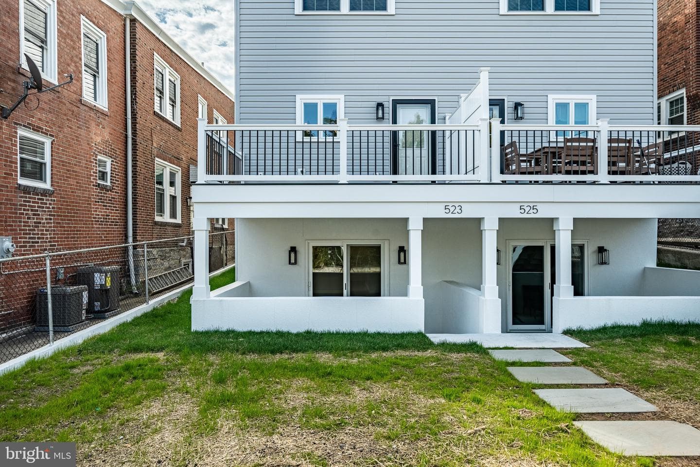 523 Grove Street photo 18