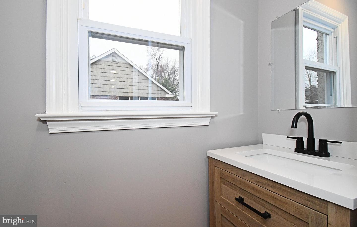 507 Croyden Road photo 24