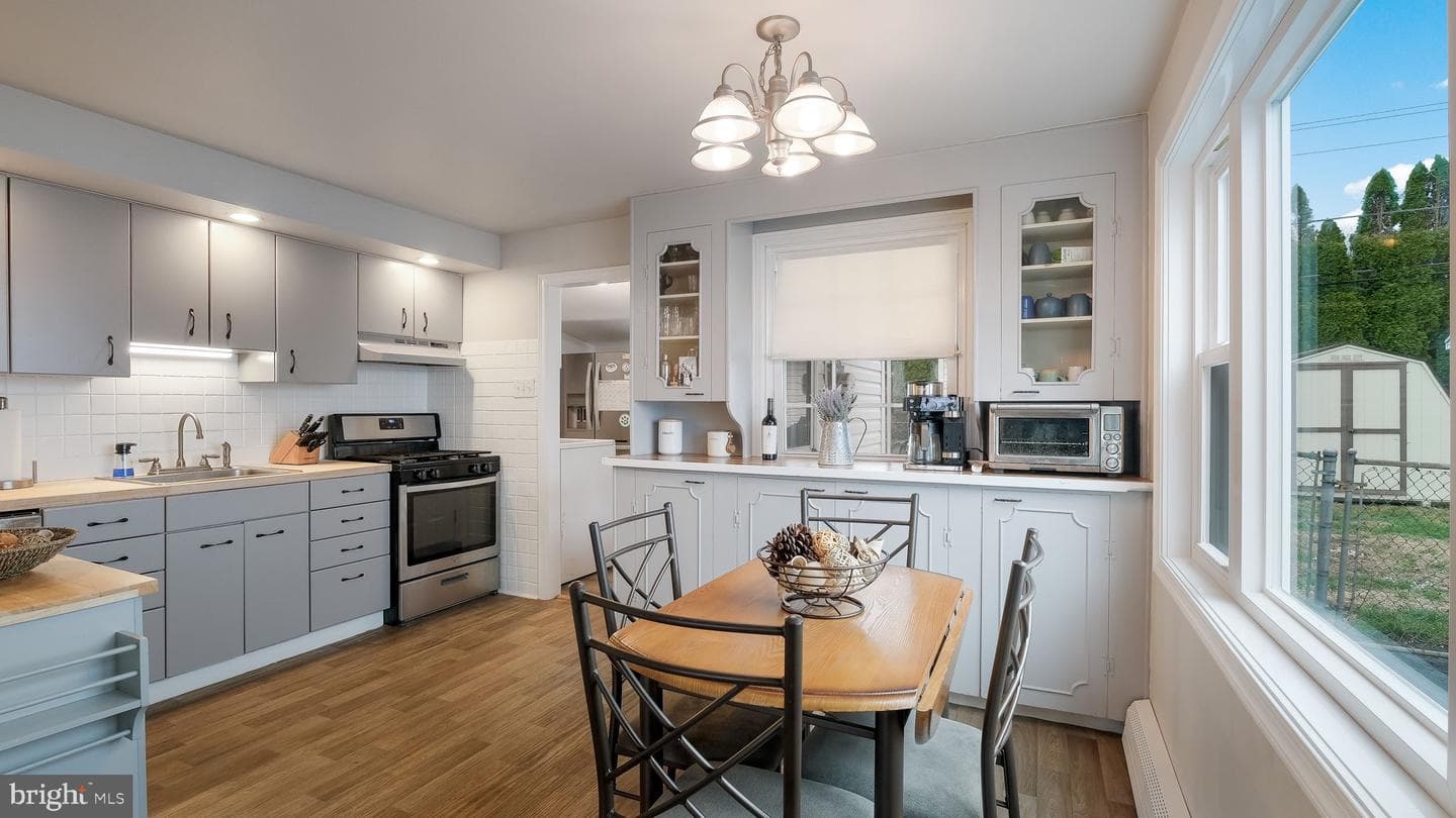 437 Newton Road photo 10