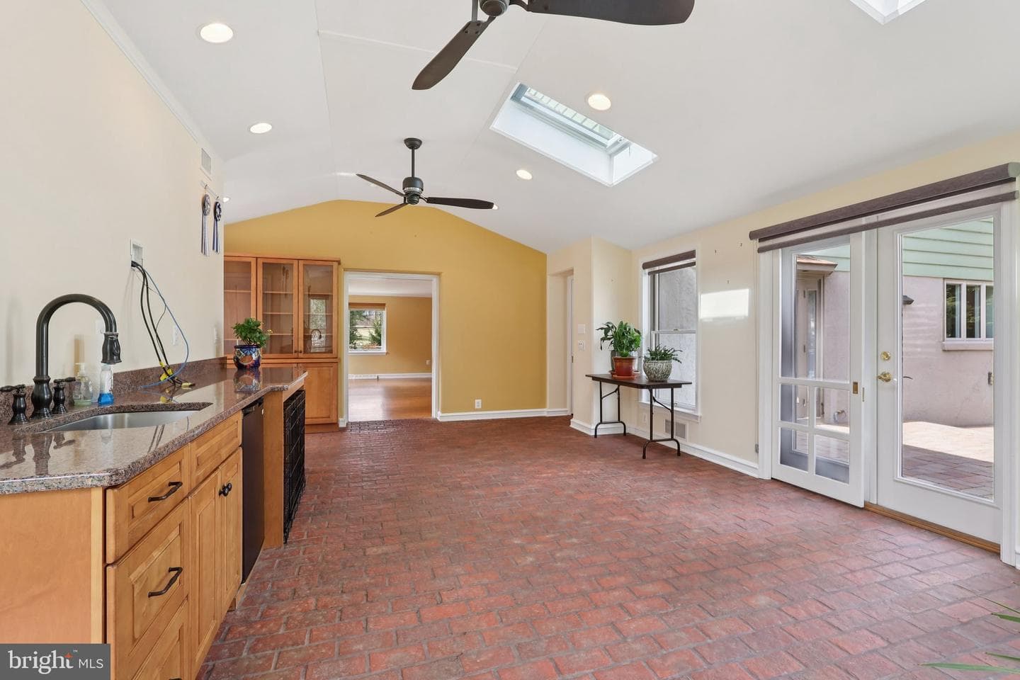 260 Mathers Road photo 18