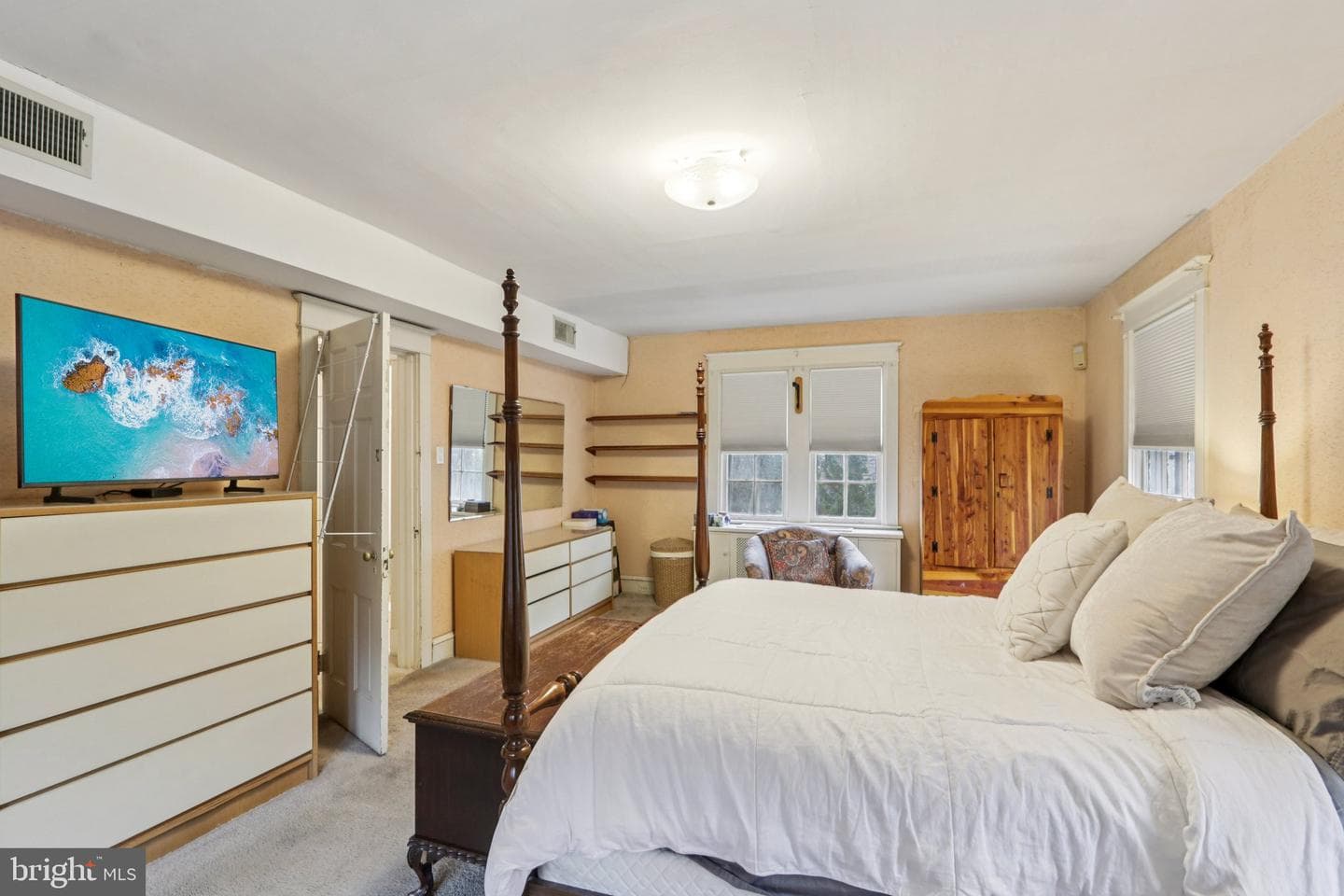 708 Meetinghouse Road photo 19