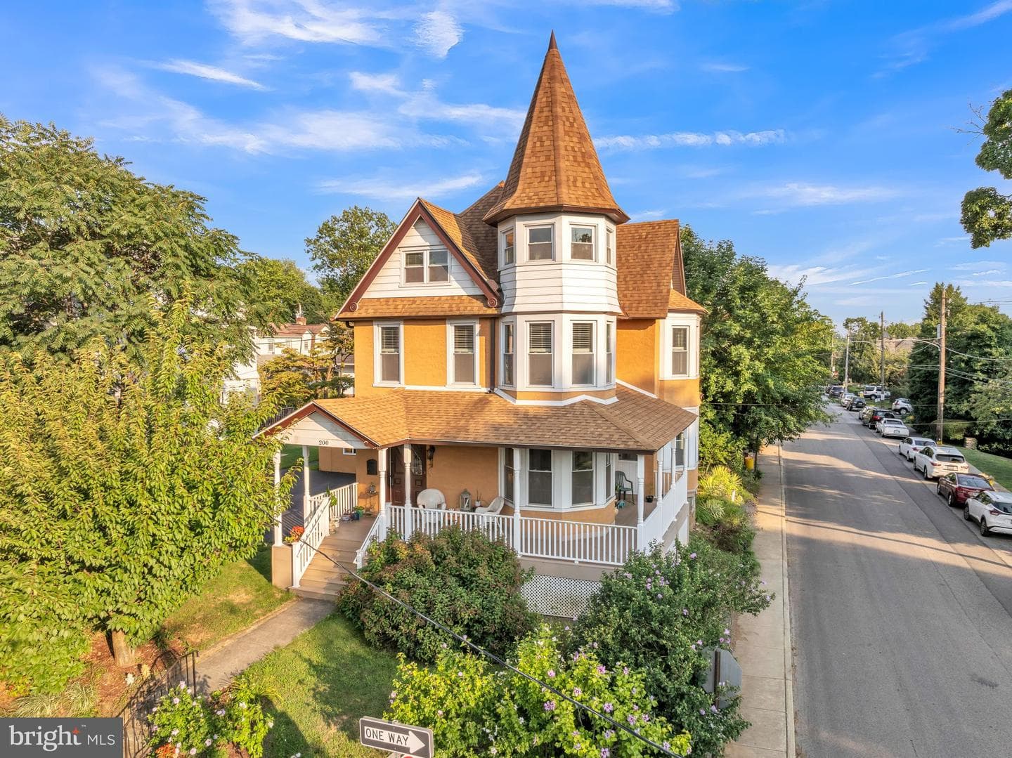 200 Sabine Avenue photo 1