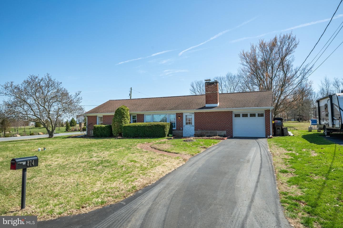 874 Sunset Lane photo 3