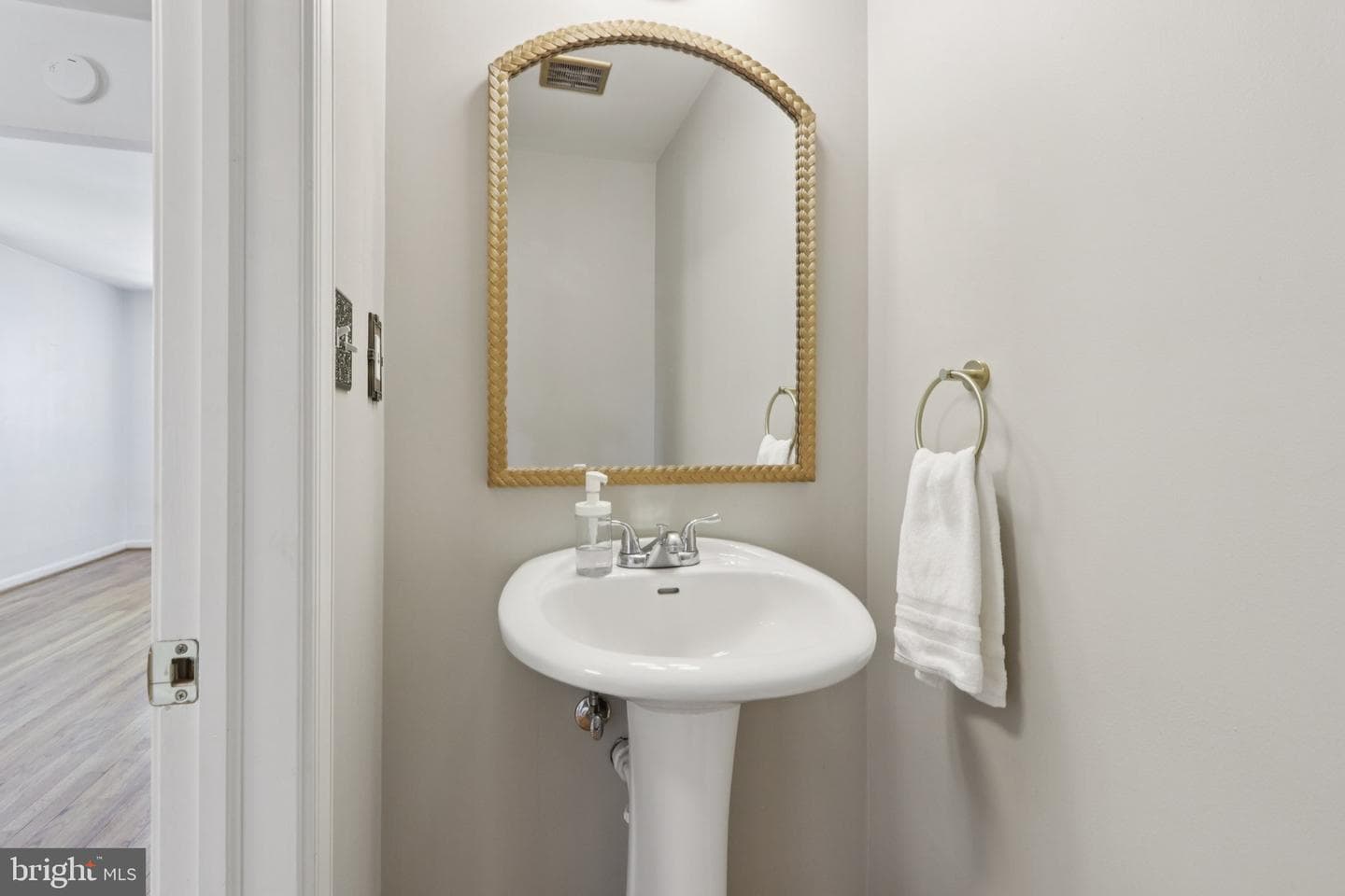 207 Amelia Street photo 19
