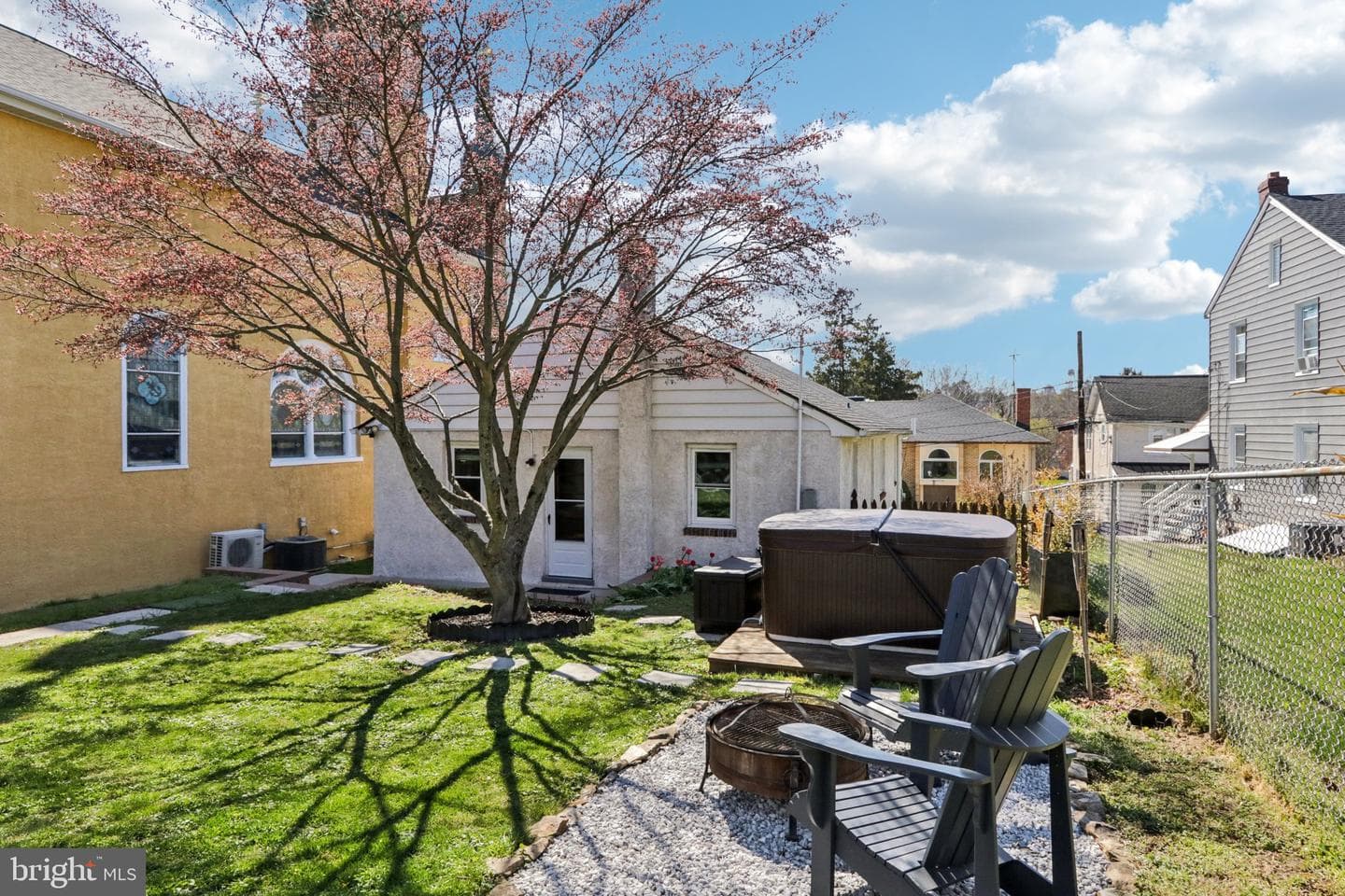 207 Amelia Street photo 42
