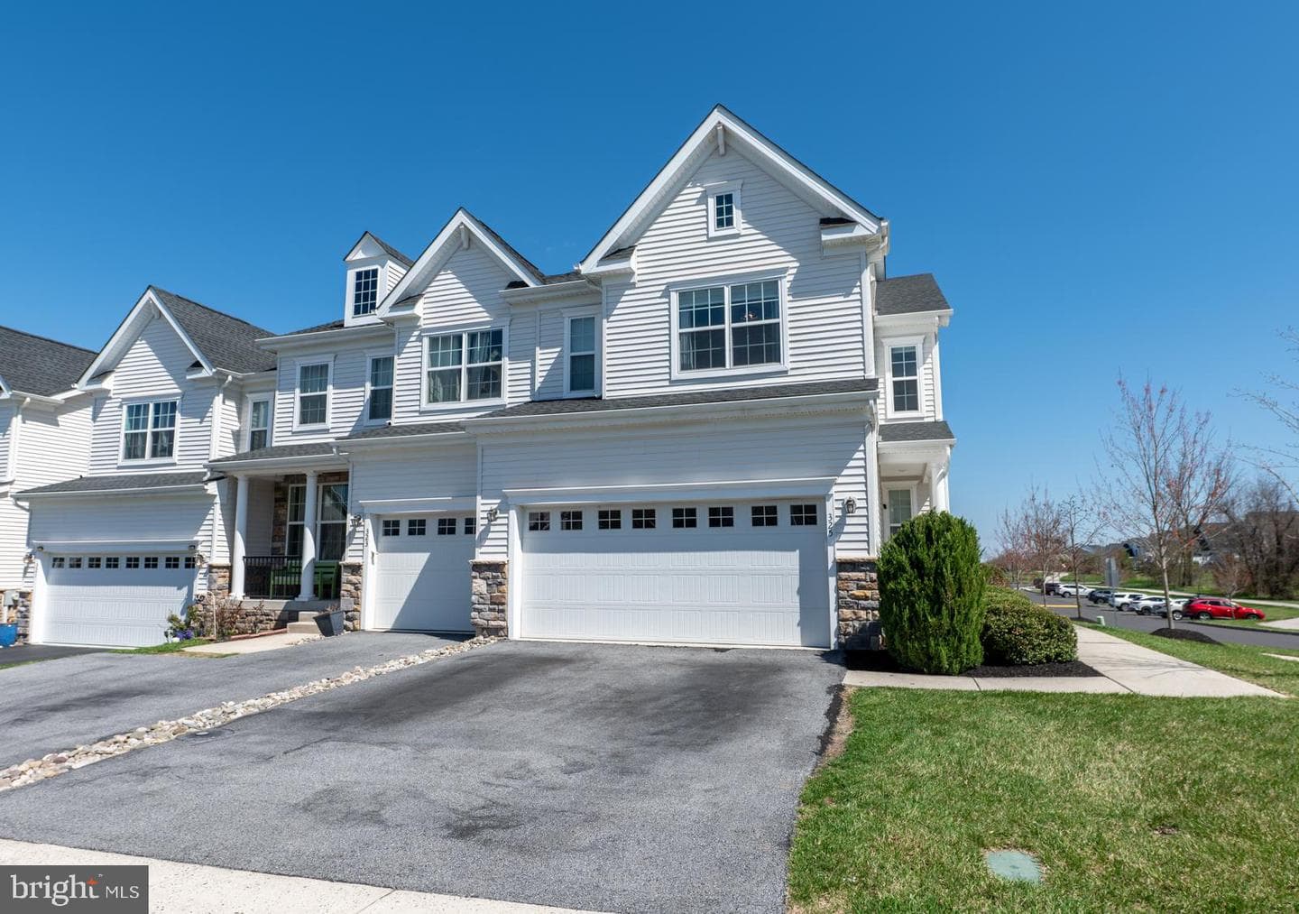 325 Goldman Drive photo 2