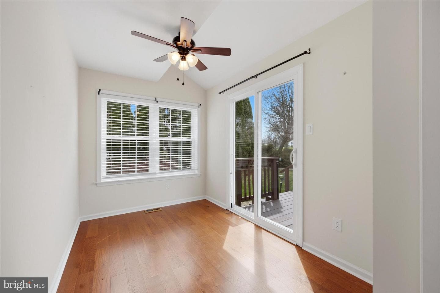 100 Larkspur Lane photo 9