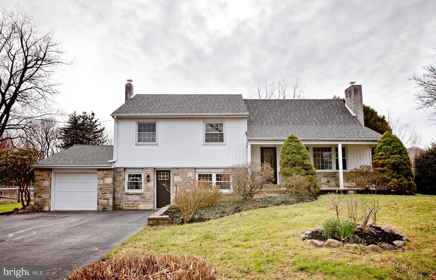 1209 Hoffman Road photo 2