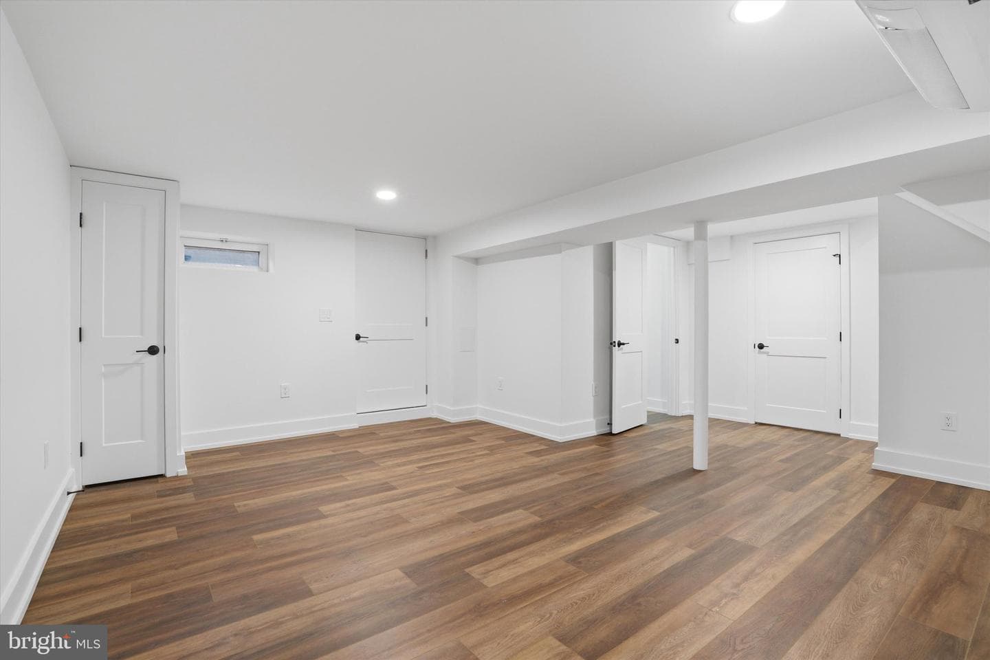 427 Grove Place photo 33