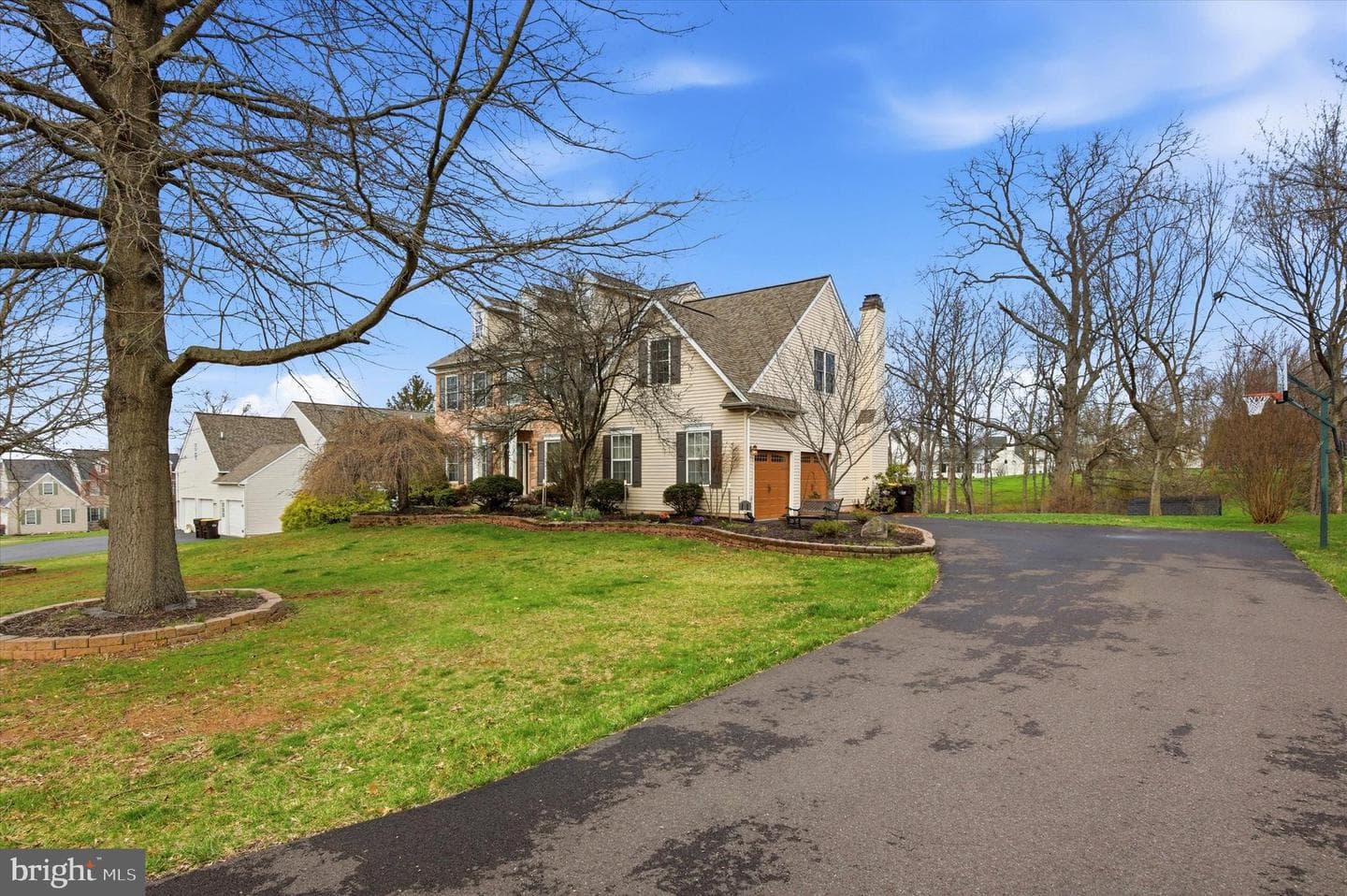 495 Reginald Lane photo 2