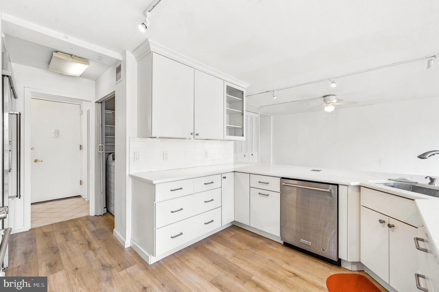 1001 City Avenue #E-306 photo 6