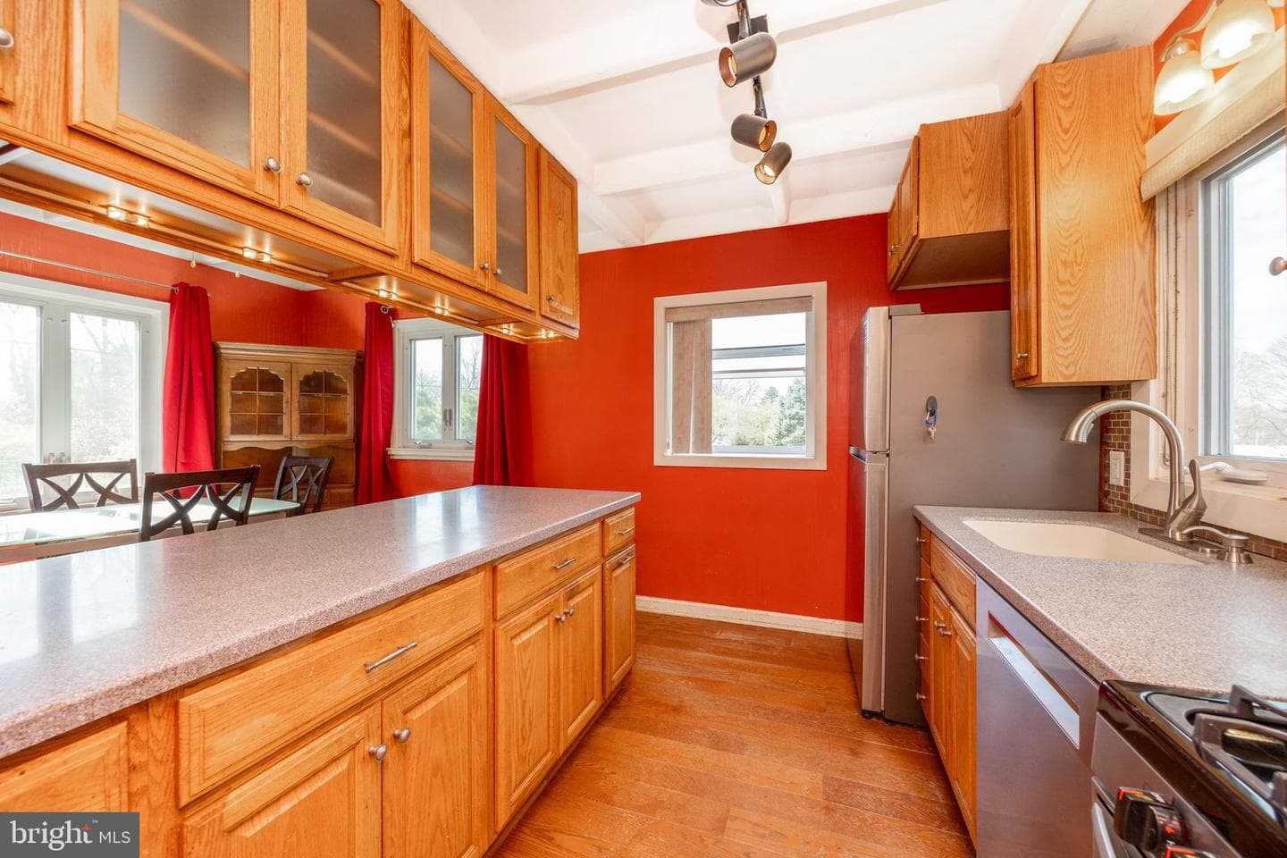 8101 Douglas Road photo 10