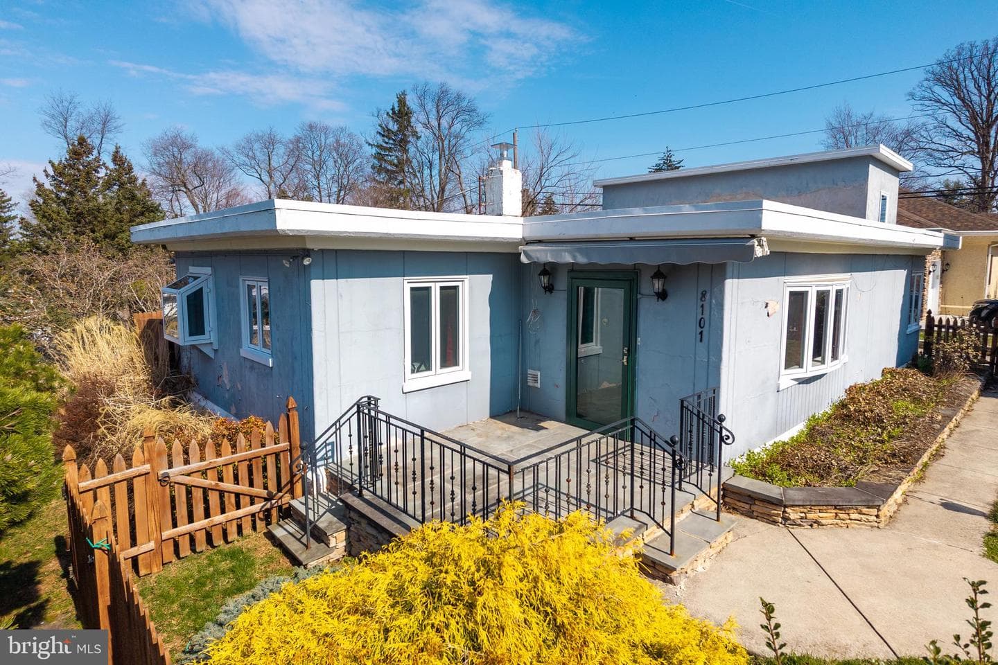 8101 Douglas Road photo 2