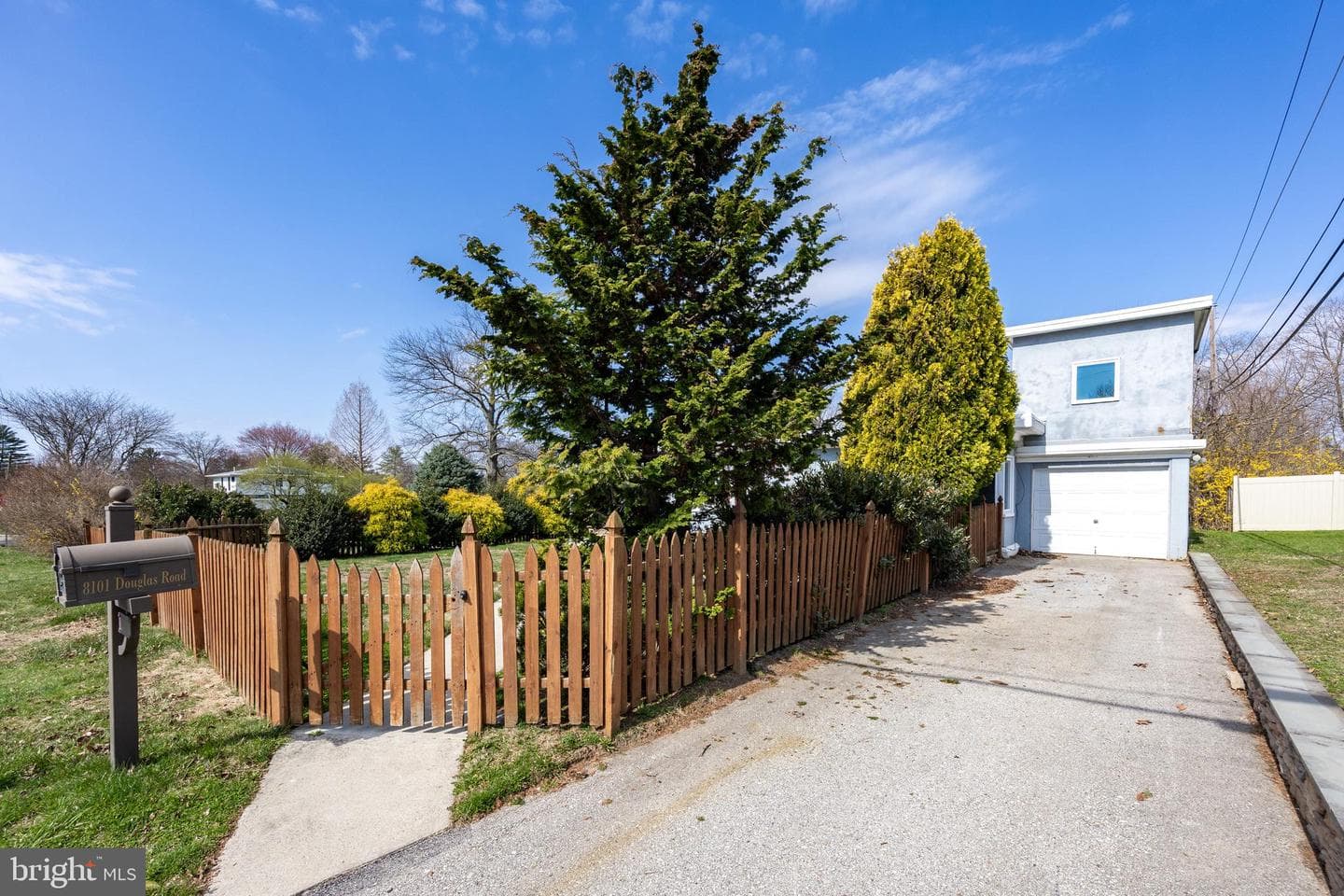 8101 Douglas Road photo 23