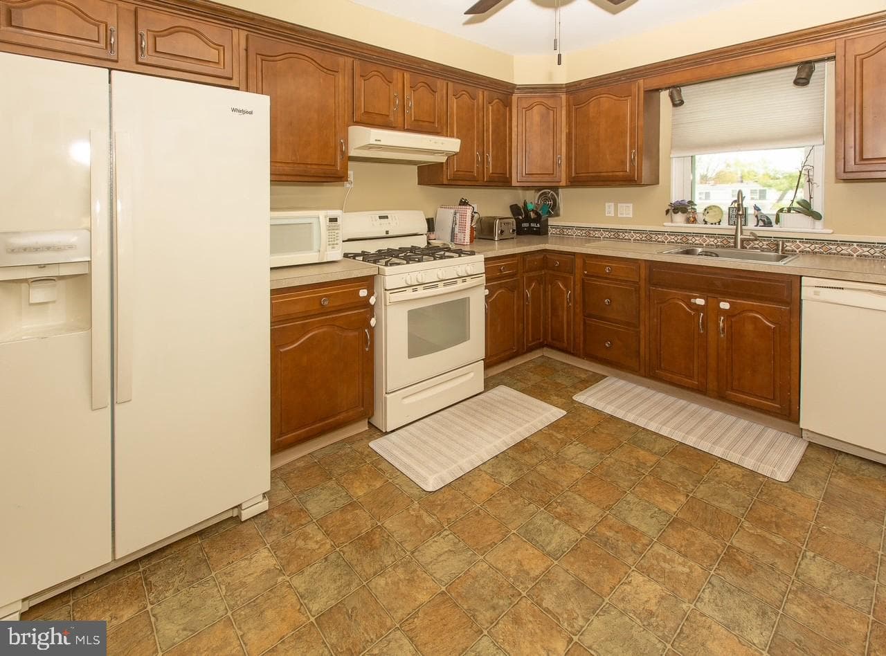 1724 Darland photo 10