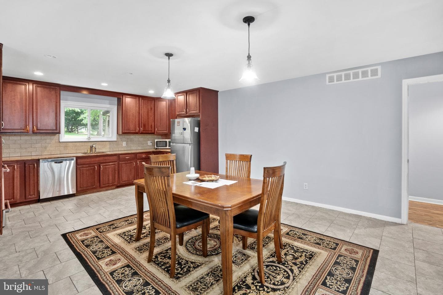 609 Foster Road photo 6