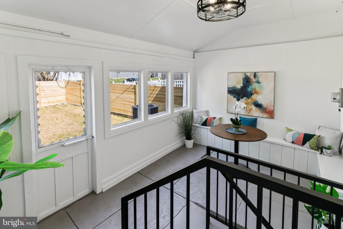 732 Harry Street photo 17