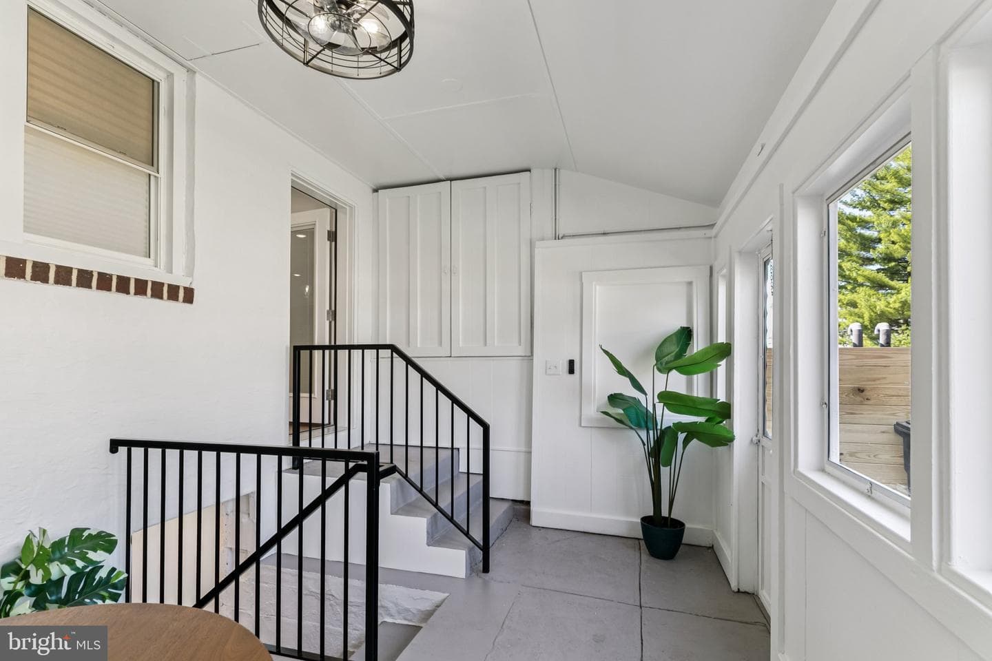 732 Harry Street photo 18