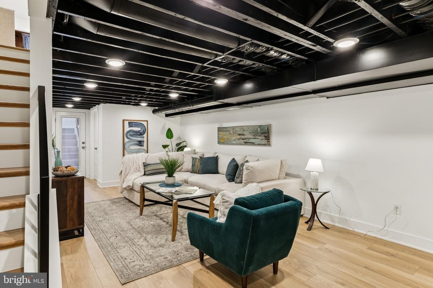 732 Harry Street photo 29