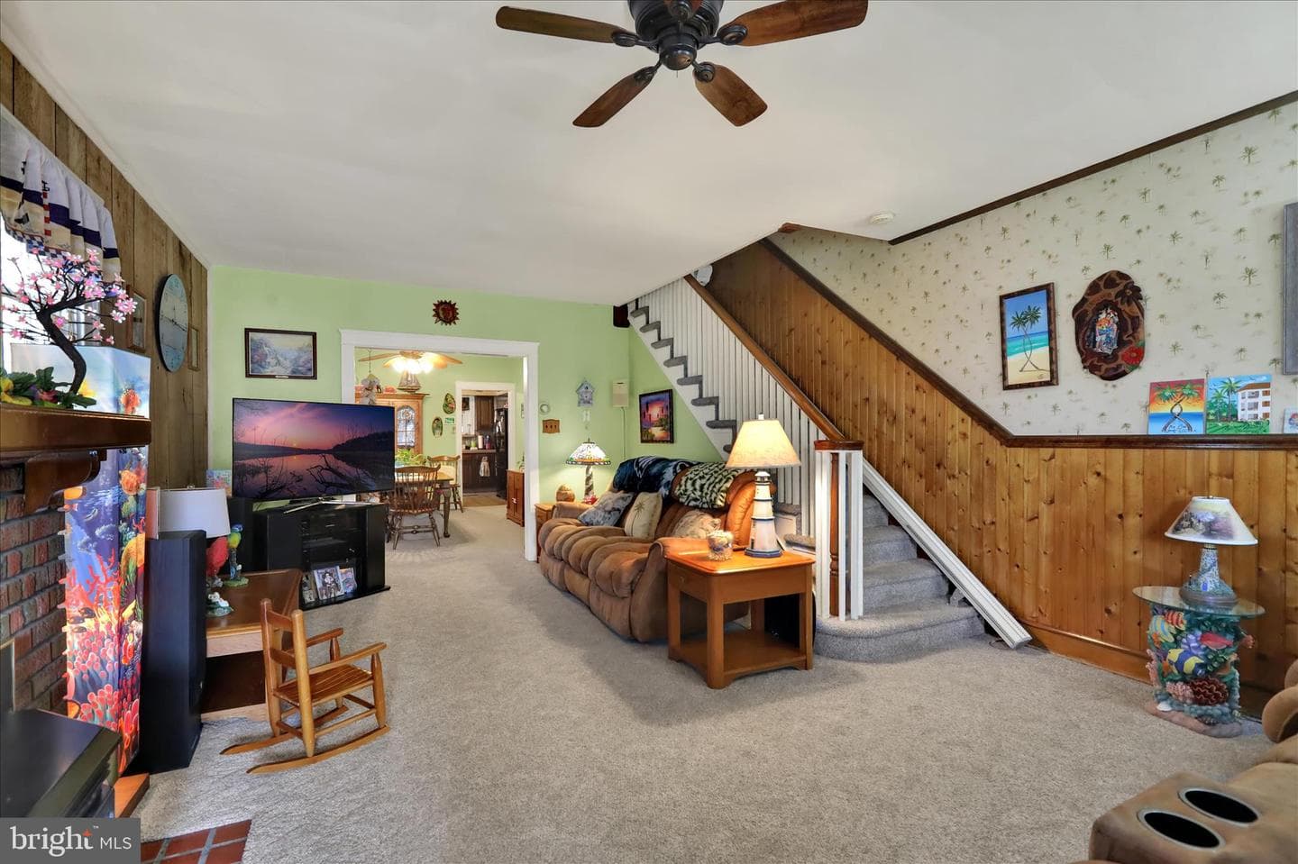 293 Diamond Street photo 8