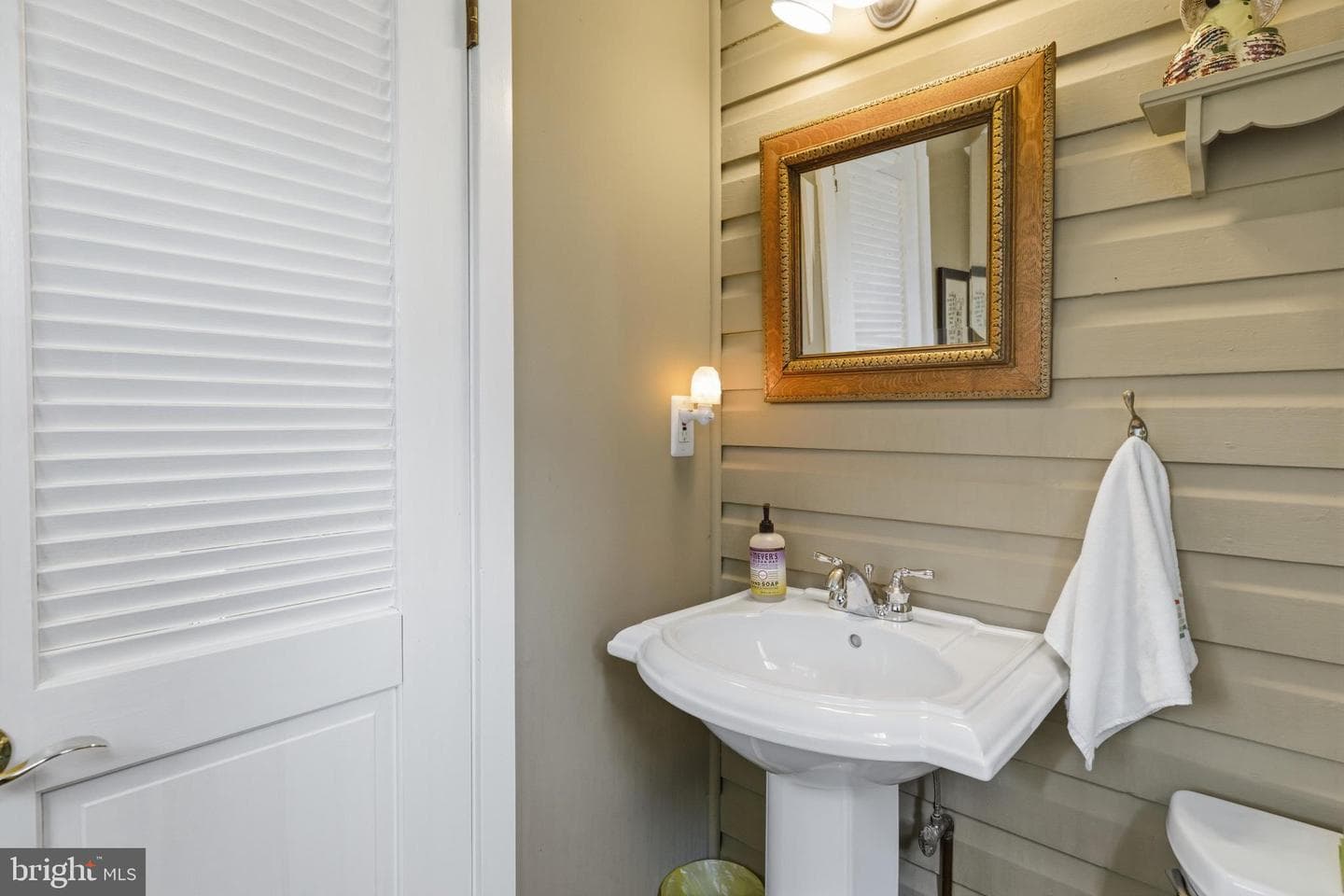 1268 Ashbourne Road photo 16