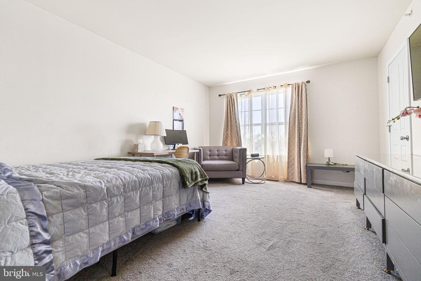 303 Ross Court photo 14