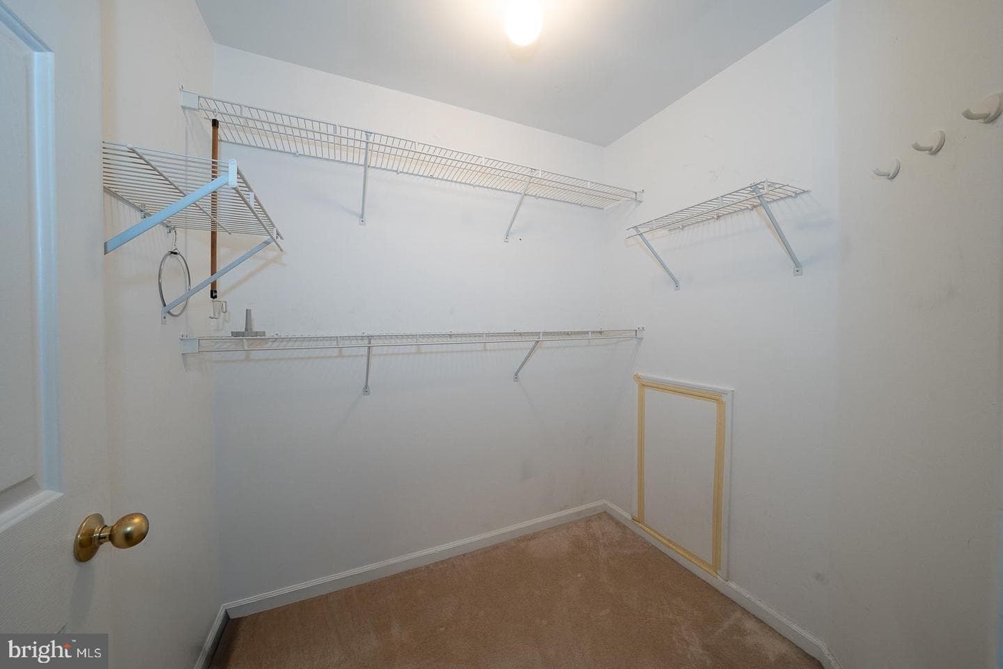 2404 Foxmeadow Circle photo 9