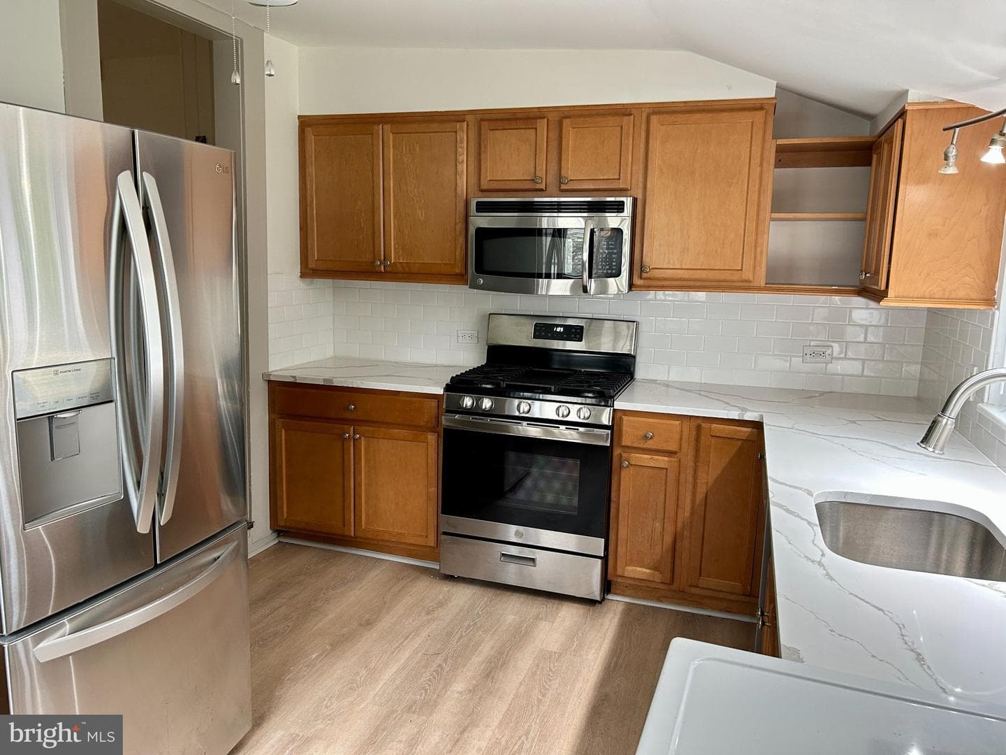7713 Union Avenue photo 4