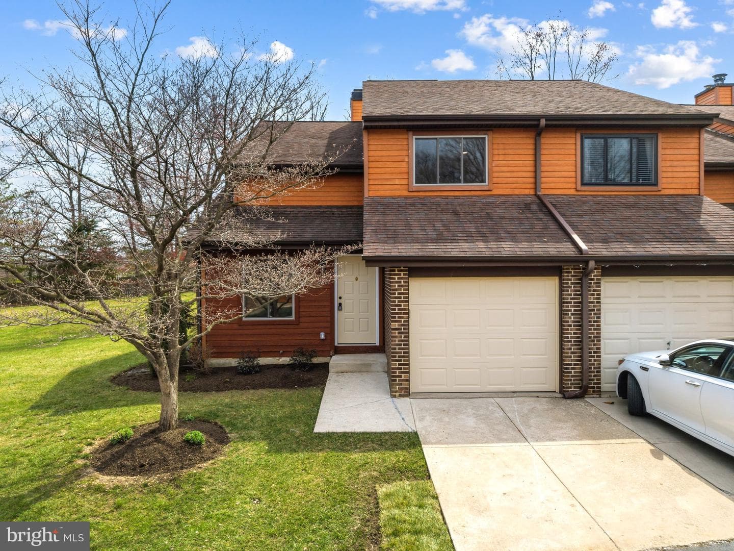 323 Winding Way photo 1