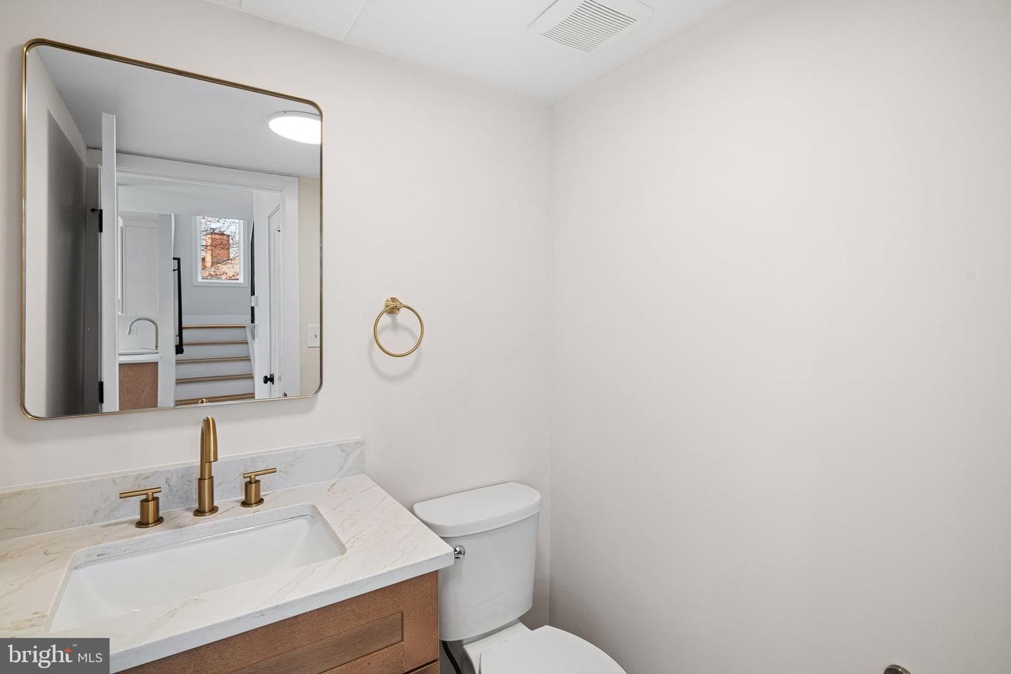 323 Winding Way photo 11