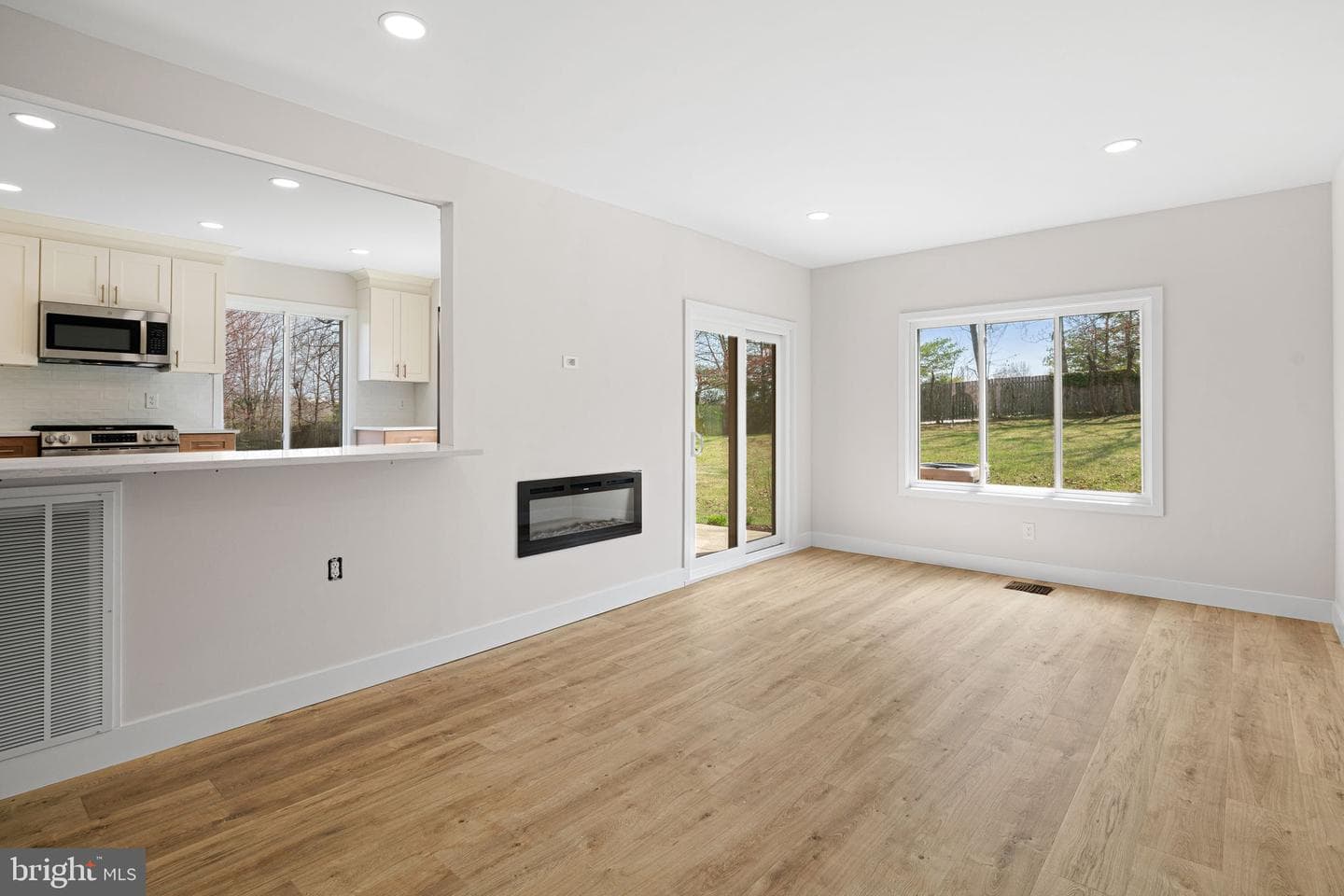 323 Winding Way photo 14