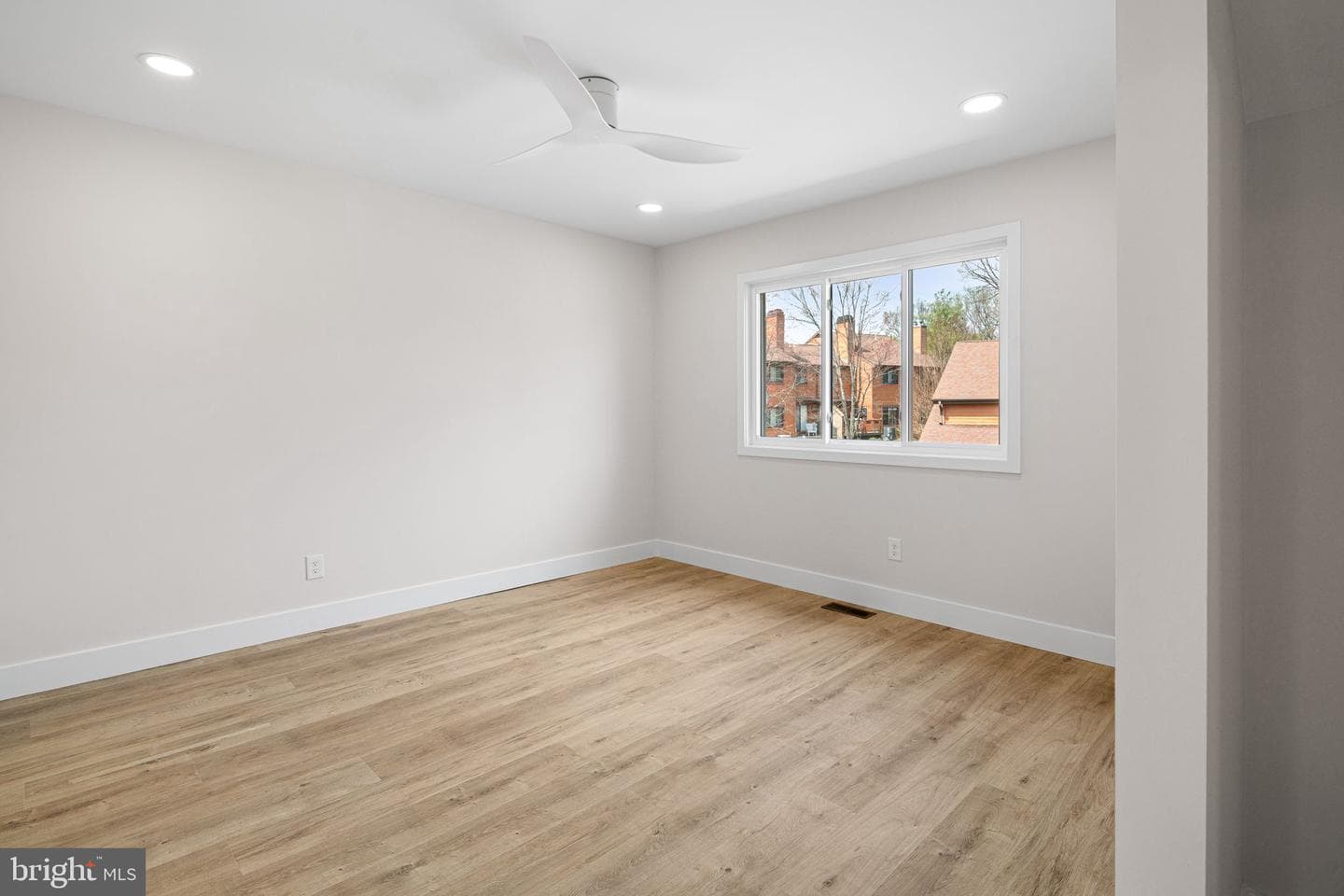 323 Winding Way photo 24
