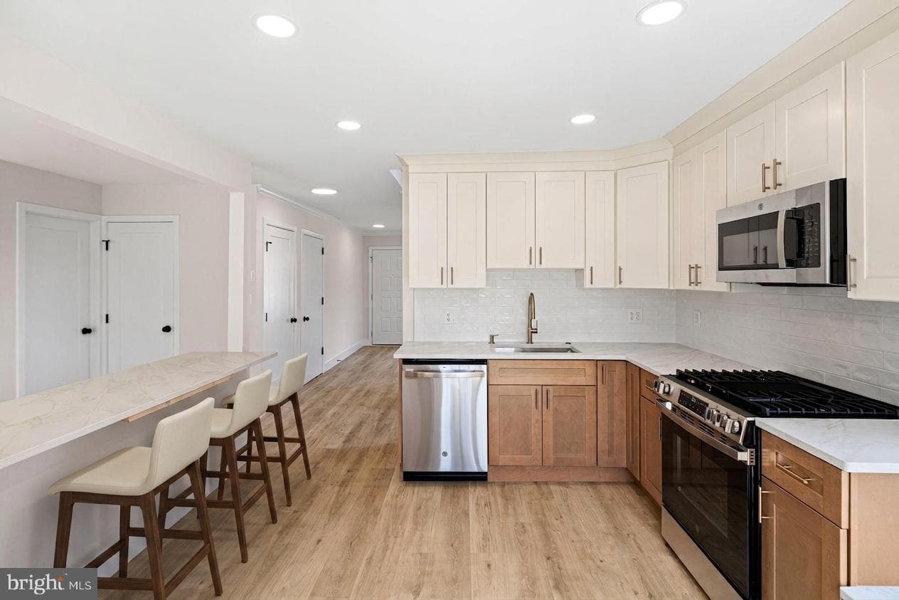 323 Winding Way photo 7