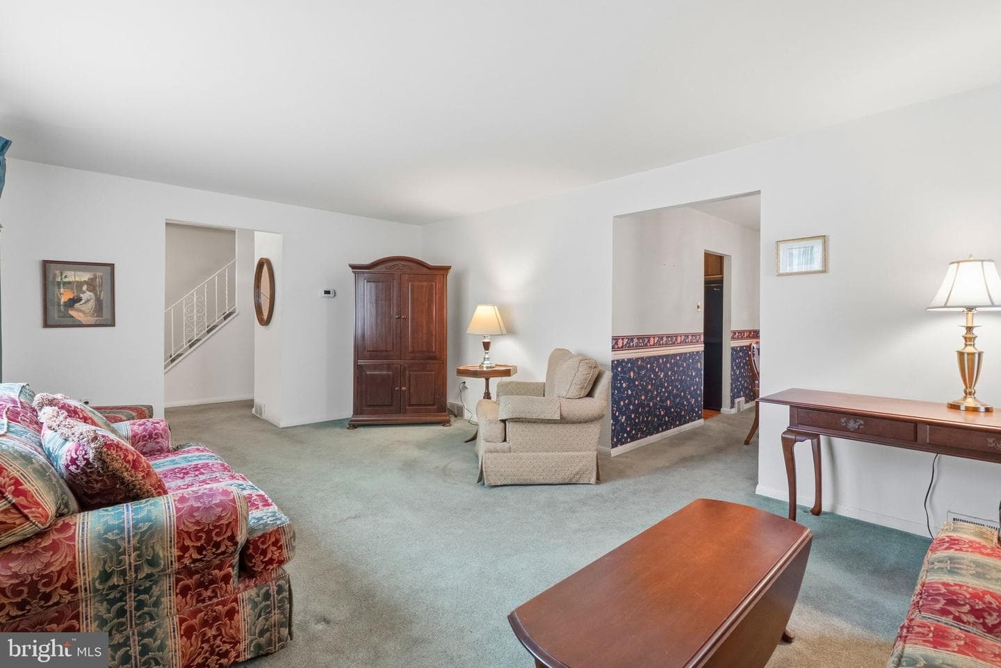 715 N Henderson Road photo 9