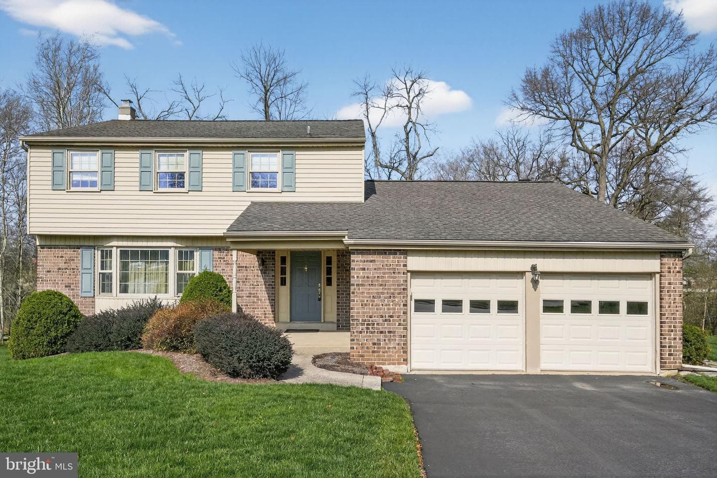 315 Thomas Drive photo 2