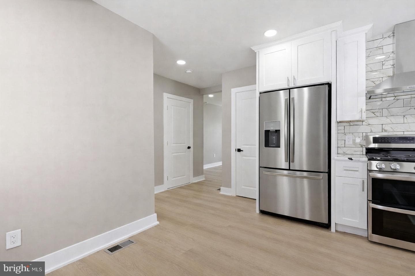 103 Center Avenue photo 16