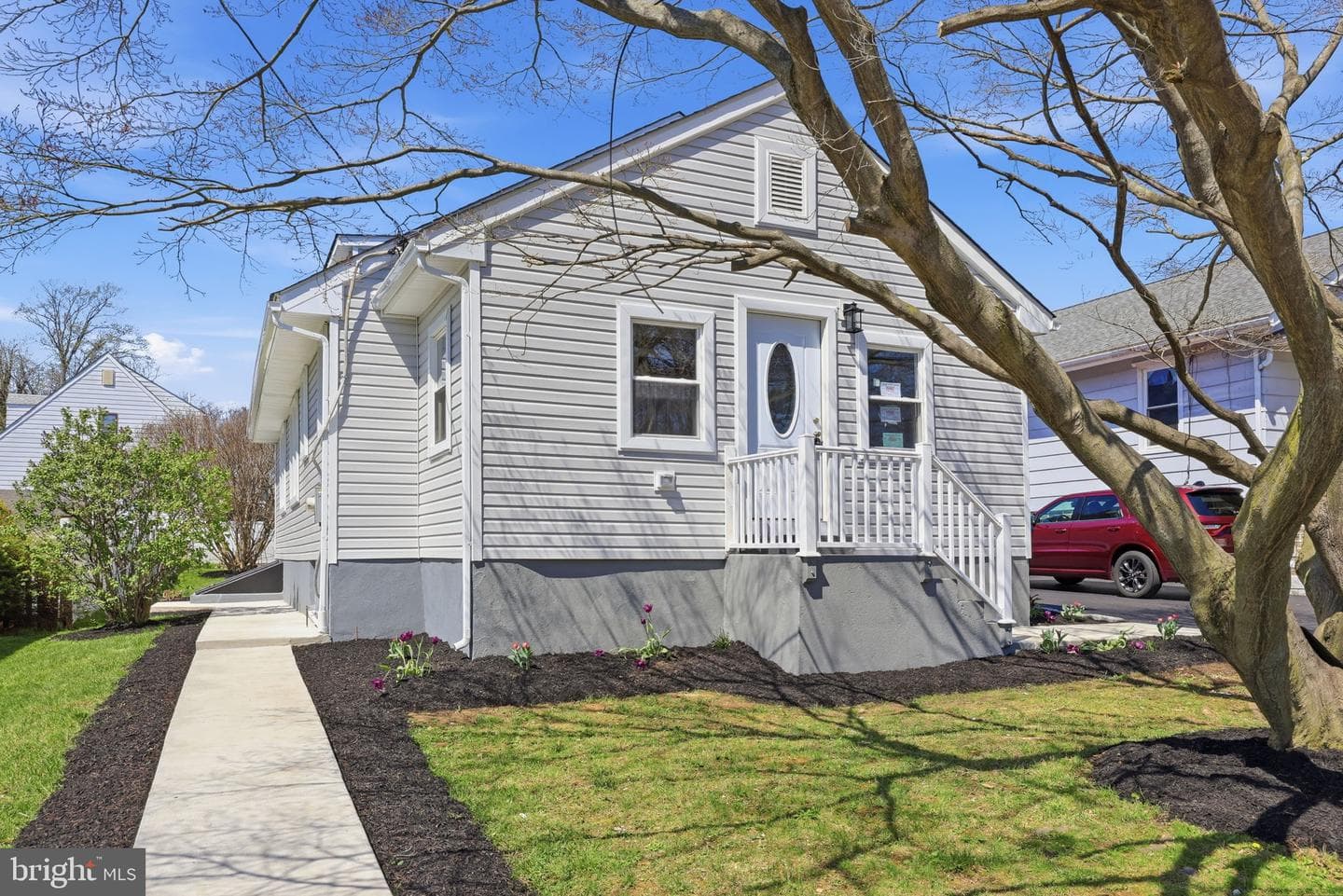 103 Center Avenue photo 2