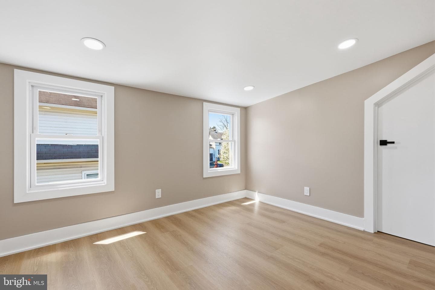 103 Center Avenue photo 24