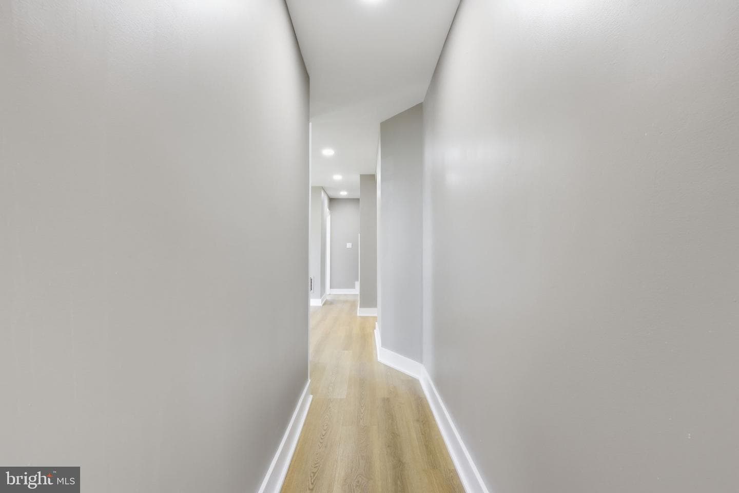 103 Center Avenue photo 6