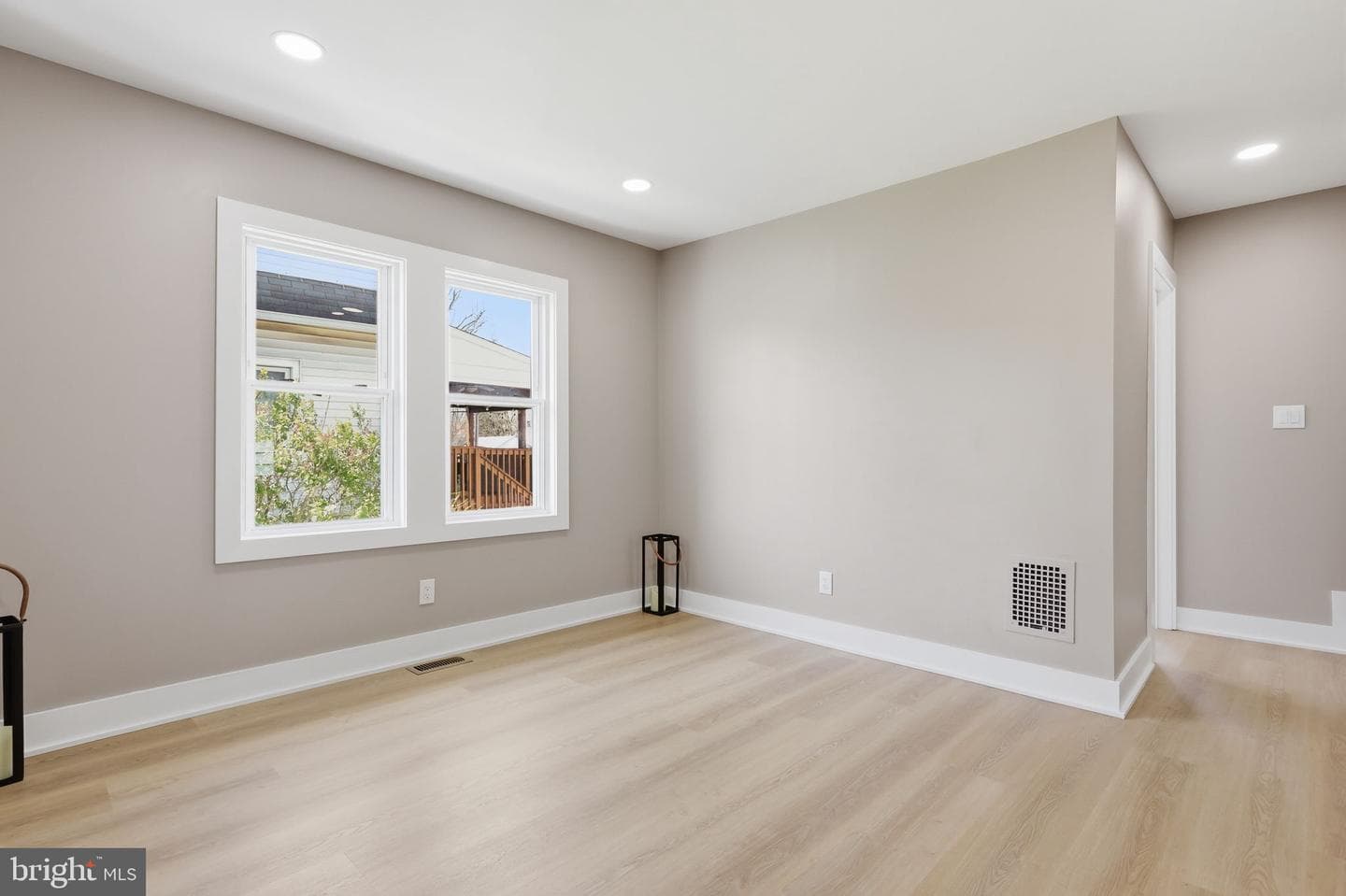 103 Center Avenue photo 7