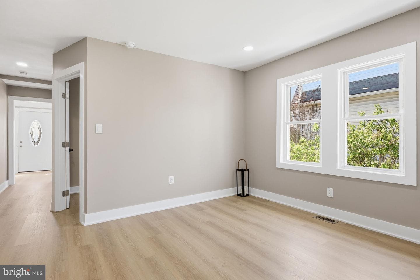 103 Center Avenue photo 9