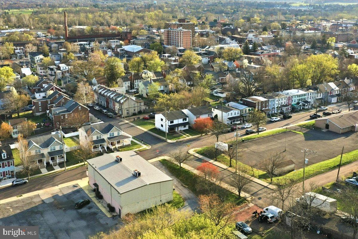 582 Walnut Street photo 44