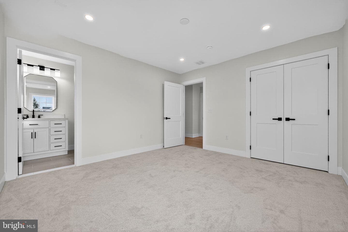 756 Belvoir Road photo 17