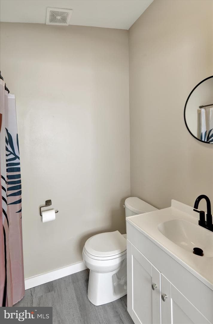 550 E Howard Street photo 11