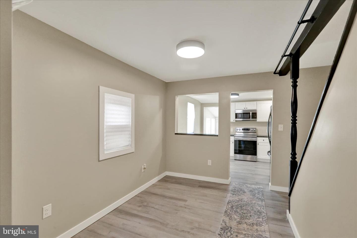 550 E Howard Street photo 3