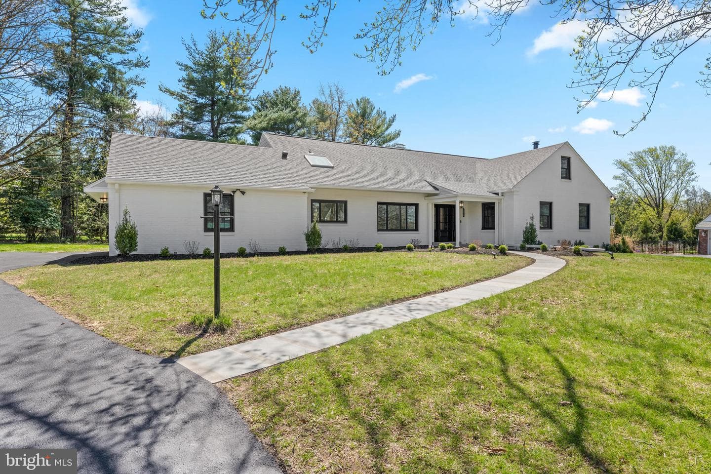 1021 Walsh Lane photo 4