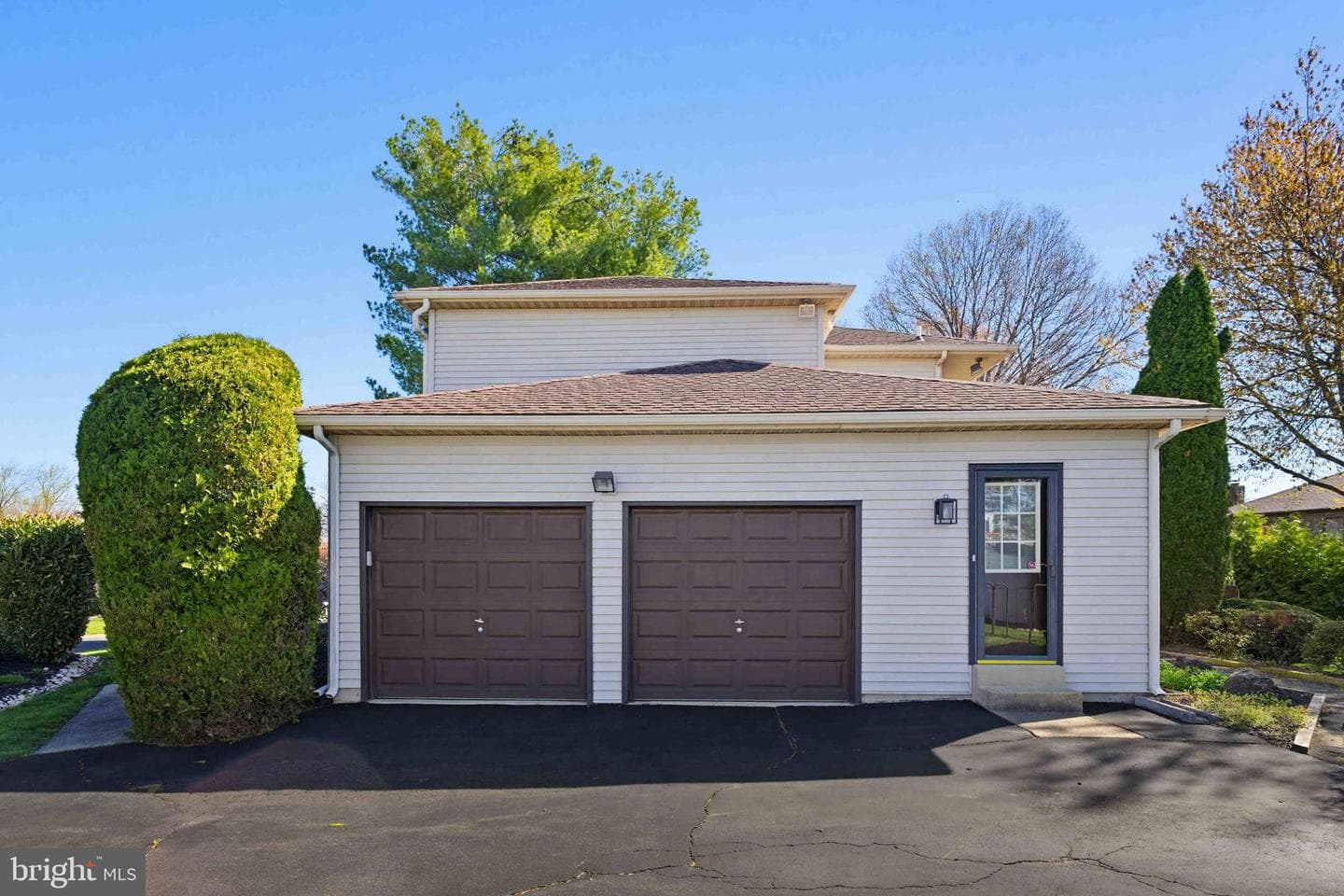 54 Roy Lane photo 3
