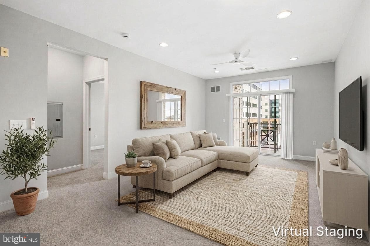 200 W Elm Street #1314 photo 13